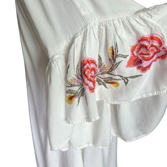 Womens Feathers Floral Embroidered Flutter Sleeve Flowy Off Shoulder Top  Sz 2X - Picture 4 of 4